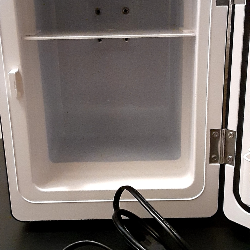 MINI FRIDGE (cooler & warmer)
